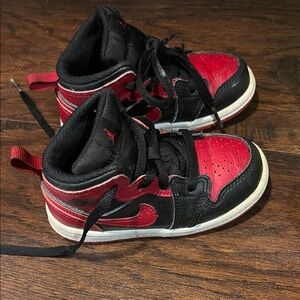 Nike Kids' Black and Red Sneakers